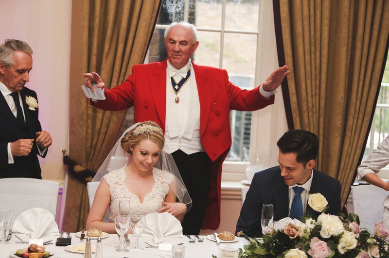 Reasons to Hire a Toastmaster for your wedding