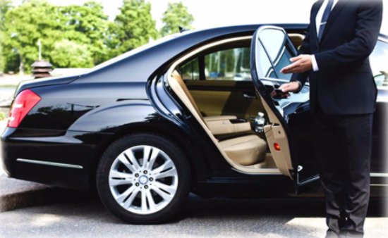 Significance of taking a chauffeured car service